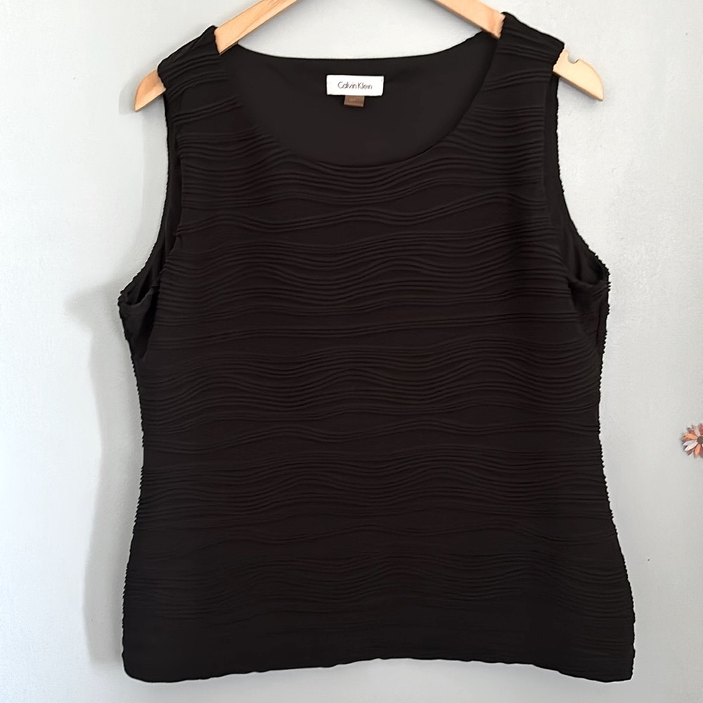 5/$25 Calvin Klein Sleeveless Pleated Top Size M